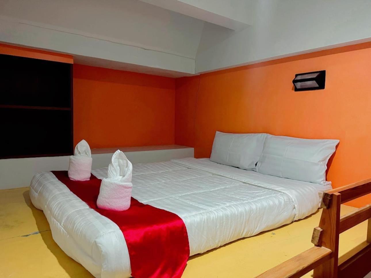First And Frang Hotel - Koh Phangan Тонг Сала Экстерьер фото